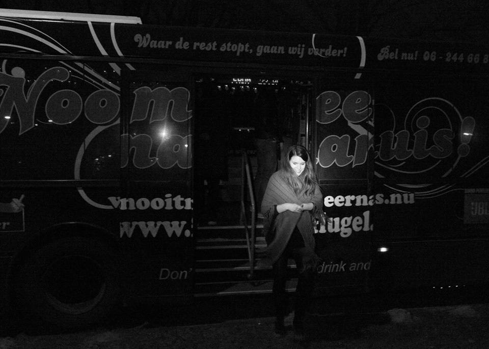 <p>We moeten allemaal de bus uit</p>

