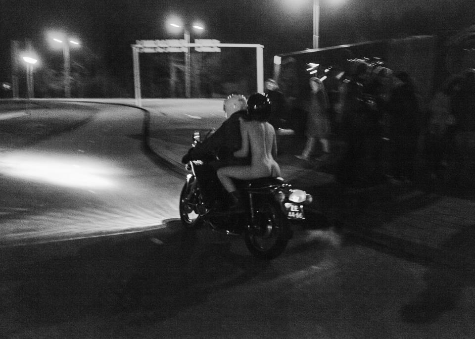 <p>motormeisje</p>
