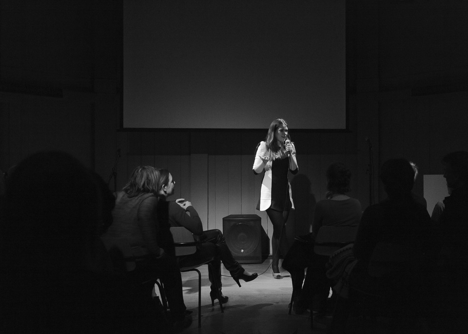 <p>Alma Mathijsen introducing Vincent Niks</p>
