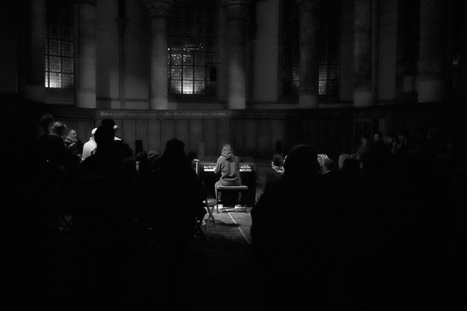 <p>Matteo Mijderwijk speelt The Instrument of Troubled Dreams by&nbsp;Janet Cardiff and George Bures Miller</p>
